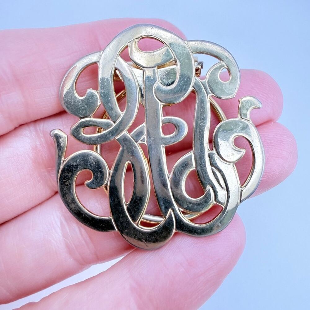 Lot of 8 Vintage Monogram Initials Goldtone Brooch Scarf Clip Brooches M N J - Picture 4 of 16